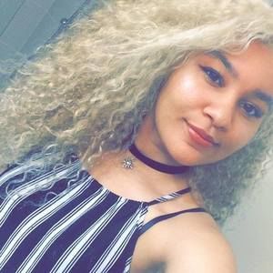 Meet your Posher, Melanie